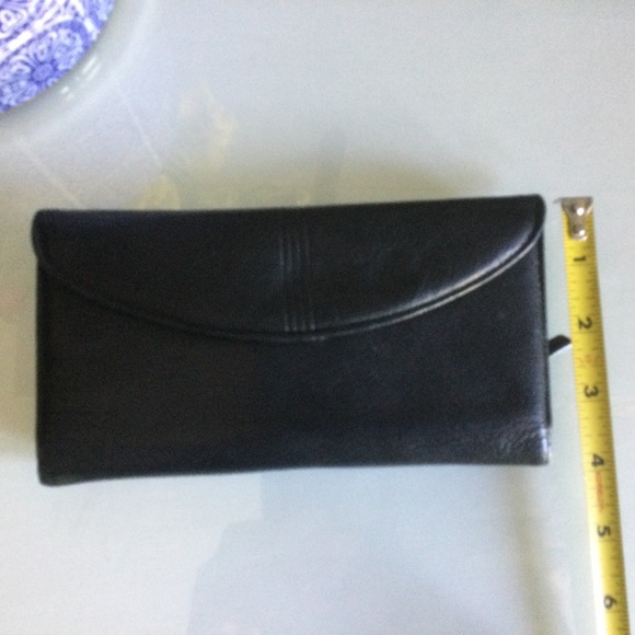 Black Genuine Leather Full Sized Wallet Checkbook - Picture 6 of 7